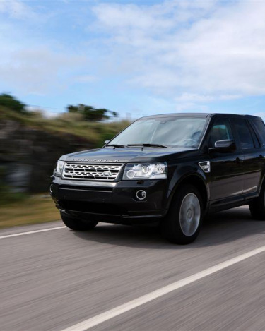 2013_Land_Rover_LR2_20