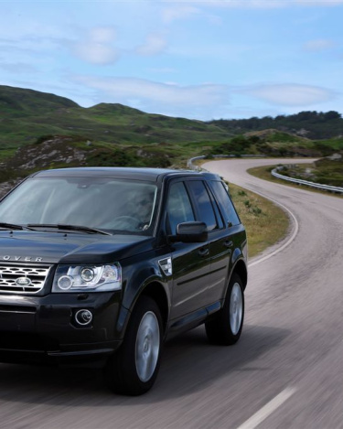 2013_Land_Rover_LR2_21