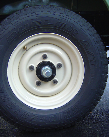 Land-Rover-Series-IIA-Finished-Close-Ups-18