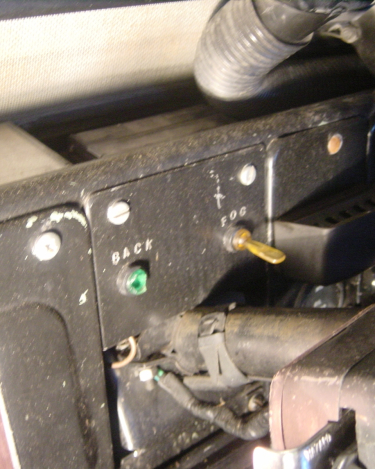 Land-Rover-Series-IIA-077