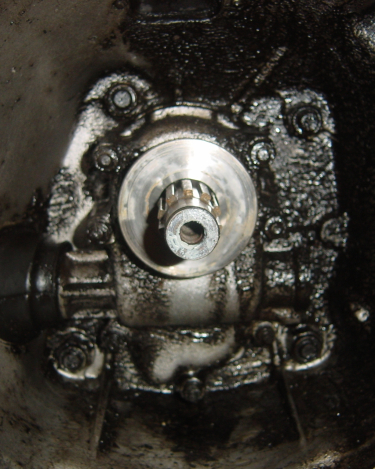 Land-Rover-Series-IIA-Day-10-Engine-Apart-005