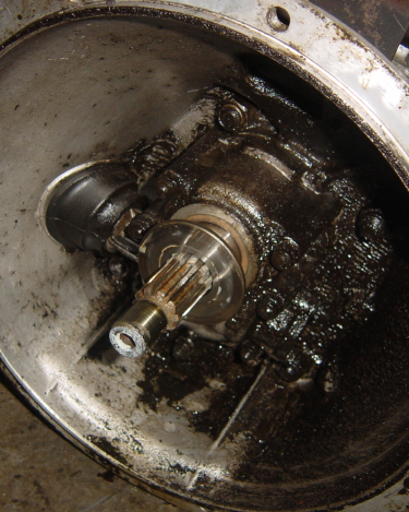 Land-Rover-Series-IIA-Day-10-Engine-Apart-006