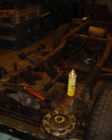 Land-Rover-Series-IIA-Day-10-Engine-Apart-007