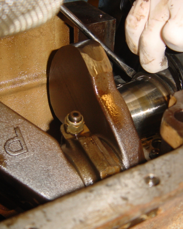 Land-Rover-Series-IIA-Day-10-Engine-Apart-029