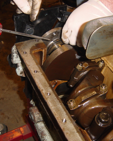 Land-Rover-Series-IIA-Day-10-Engine-Apart-030