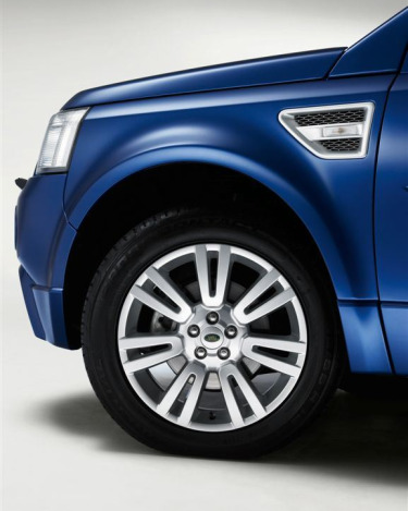 lr_freelander_2_my09_08_hr_6cd8
