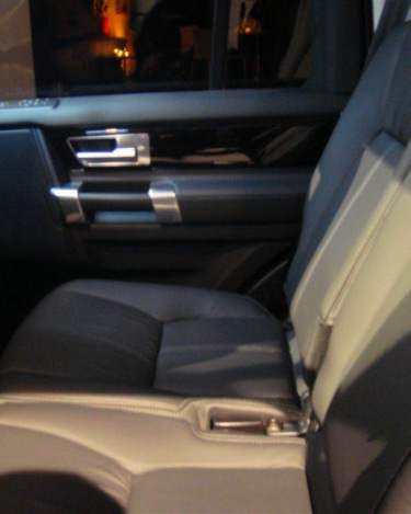2010_Land_Rover_LR4_21