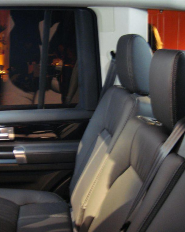 2010_Land_Rover_LR4_22
