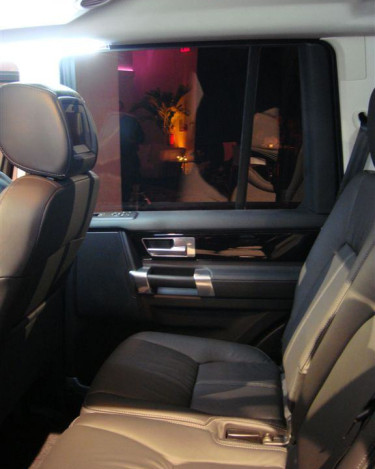 2010_Land_Rover_LR4_23