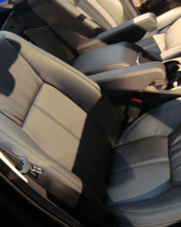 2010_Land_Rover_LR4_38