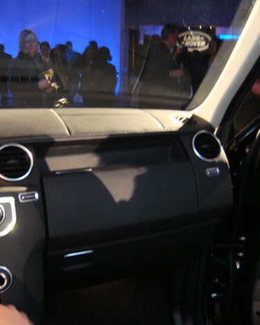 2010_Land_Rover_LR4_8