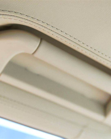 2010_Range_Rover_Leather_headliner