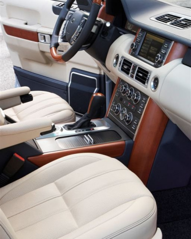 The_Range_Rover_for_2010_11