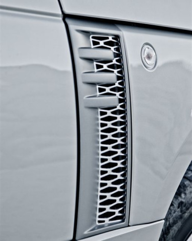 2011_Range_Rover_Supercharged_NA_Spec_1