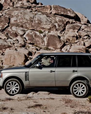 2011_Range_Rover_Supercharged_NA_Spec_14