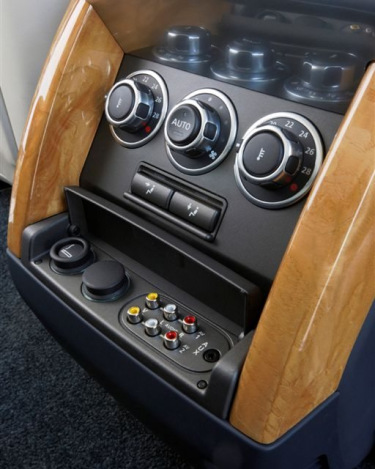 2011_Range_Rover_TDV8_11