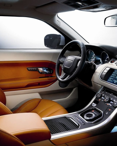 2011_Range_Rover_Evoque_Interior_1
