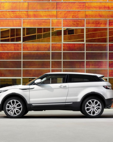 2011_Range_Rover_Evoque_Prestige_Model_3