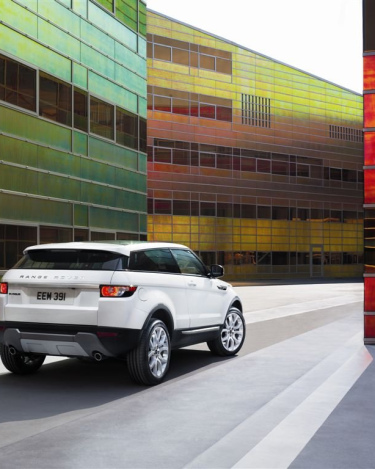 2011_Range_Rover_Evoque_Prestige_Model_5
