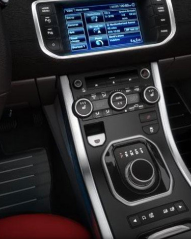 Evoque_Dynamic_Interior_Center_Stack