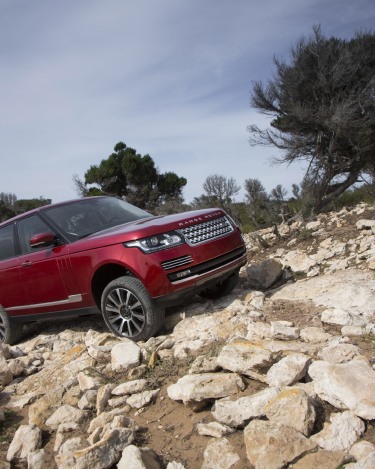 2013-Range-Rover-in-Firenze-Red-21