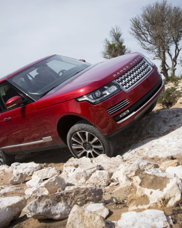 2013-Range-Rover-in-Firenze-Red-25