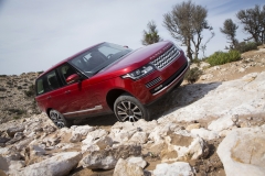 2013-Range-Rover-in-Firenze-Red-25