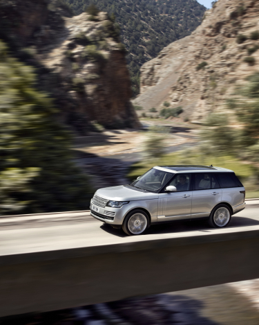 2013-Range-Rover-in-Morocco-13