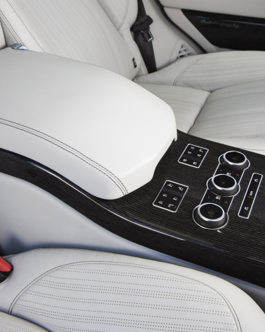2013-Range-Rover-Interior-close-ups-44