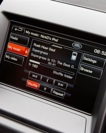 2013_Land_Rover_LR2_10
