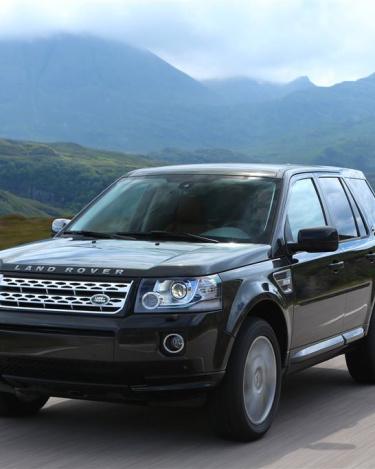 2013_Land_Rover_LR2_26