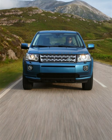 2013_Land_Rover_LR2_28