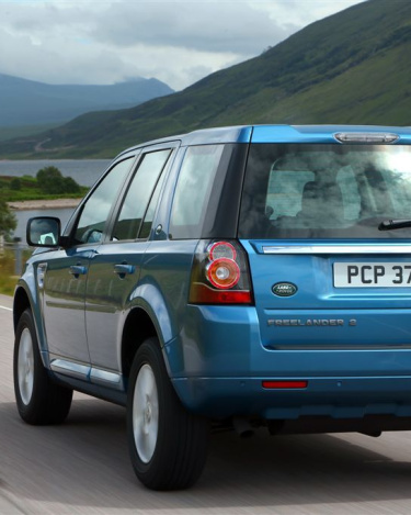 2013_Land_Rover_LR2_34