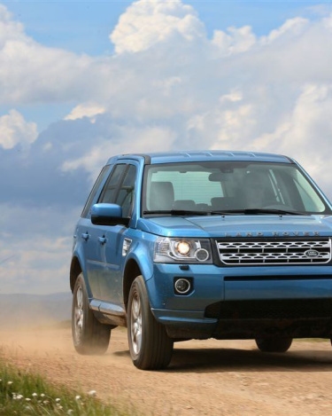 2013_Land_Rover_LR2_42