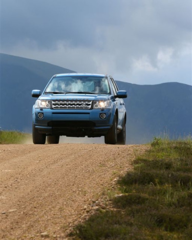 2013_Land_Rover_LR2_44