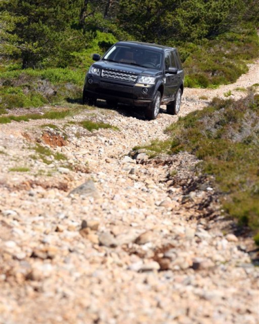 2013_Land_Rover_LR2_46