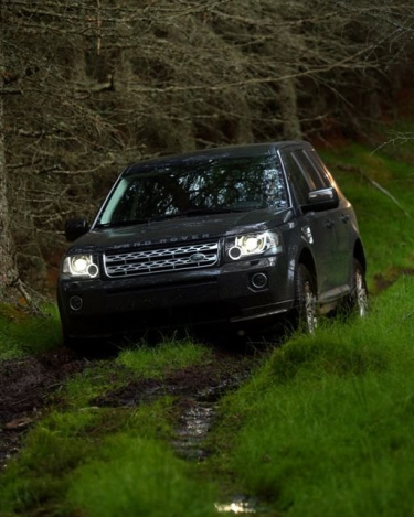 2013_Land_Rover_LR2_48