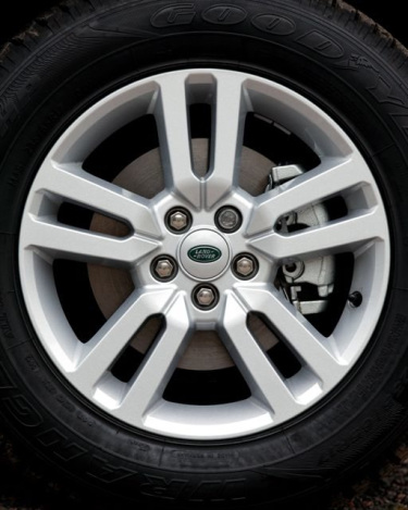 2013_Land_Rover_LR2_6