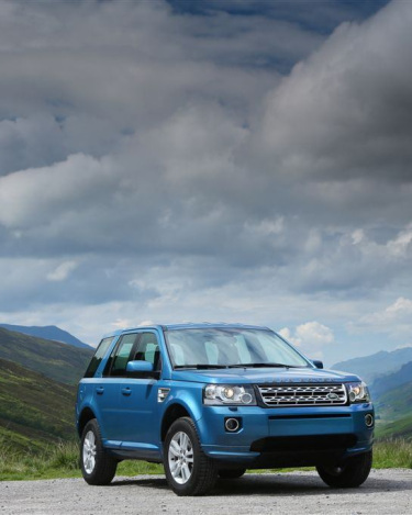 2013_Land_Rover_LR2_60