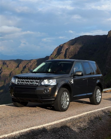 2013_Land_Rover_LR2_64