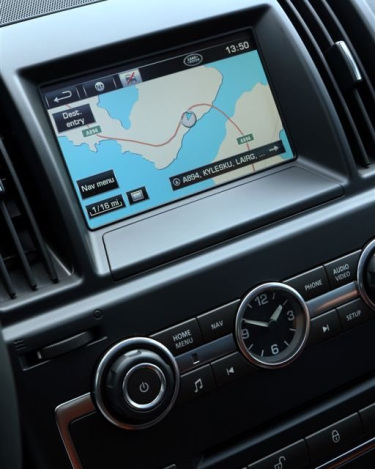 2013_Land_Rover_LR2_7