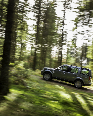 2014-Land-Rover-Discovery-Media-Preview-10