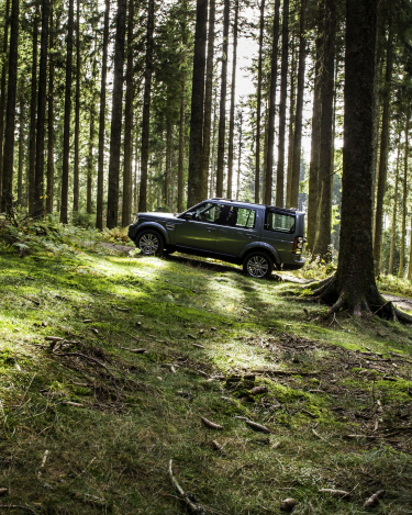 2014-Land-Rover-Discovery-Media-Preview-11
