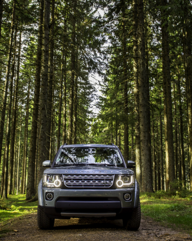 2014-Land-Rover-Discovery-Media-Preview-12