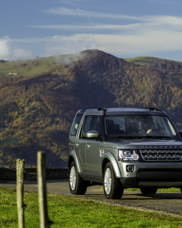 2014-Land-Rover-Discovery-Media-Preview-14