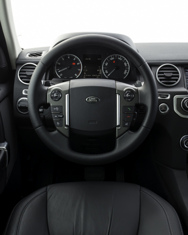 2014-Land-Rover-Discovery-Media-Preview-18