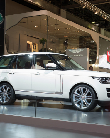 Range-Rover-Autobiography-Black-LWB-at-Dubai-2