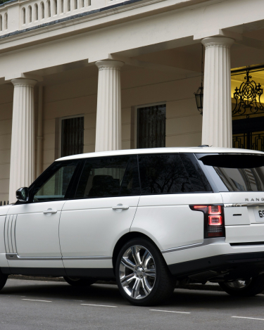 Range-Rover-LWB-in-London-2