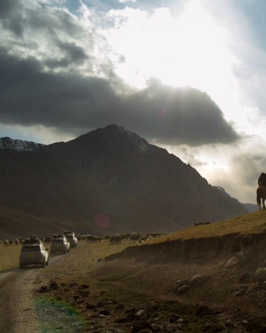 2013-Silk-Trail-Range-Rover-Hybrid-19