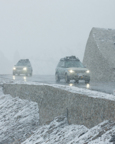 2013-Silk-Trail-Range-Rover-Hybrid-27